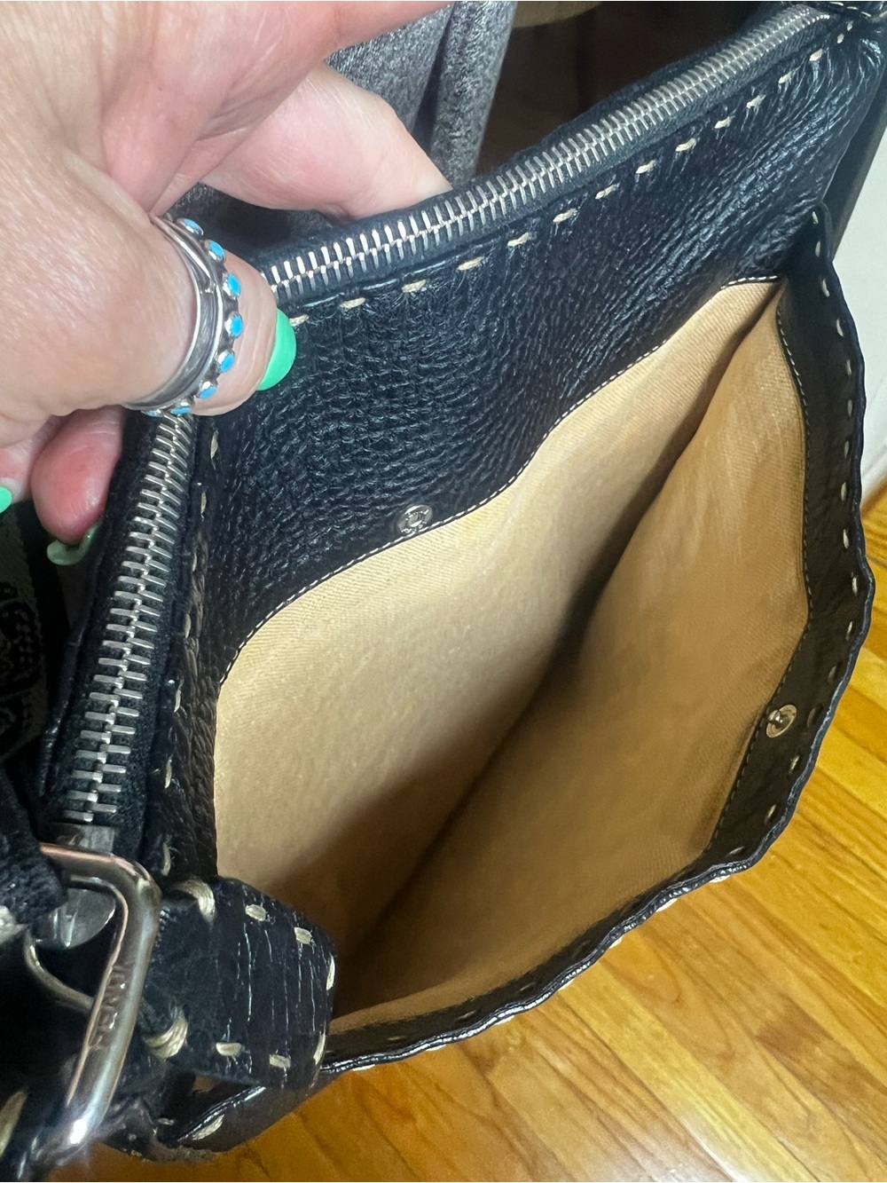 Authentic Fendi Selleria Black Pebbled Leather Crossbody Bag Logo Strap - Picture 10 of 14